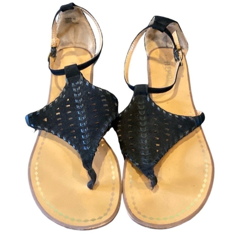 Report sandals. Adjustable ankle strap. Black. Size 11.